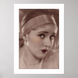 coy deco vrouw met hoofdband poster