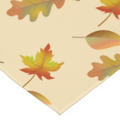 Cozy autumn mapel leaves oak leaves lange tafelloper (Hoek)