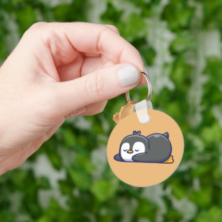 Cozy Little Penguin Nap Sleutelhanger