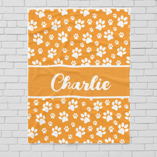 Cozy Paw Print Personalized Dog Blanket – Orange Fleece Deken