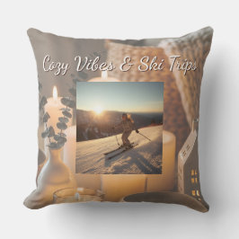 Cozy Ski Trip Throw Pillow | Mountain Lifestyle Kussen