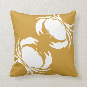CRABS WHITE op bruine kussen