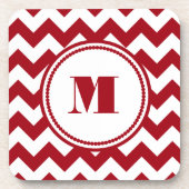 Cranberry rood en wit zigzag Chevron Monogram Bier Onderzetter (Voorkant)