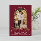 Cranberry Save the Date Stylish Script Photo Folie Uitnodiging (Staand Voorkant)