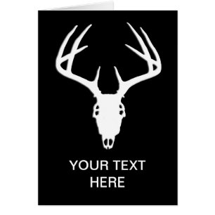 Crâne de chasse de cerfs communs avec des