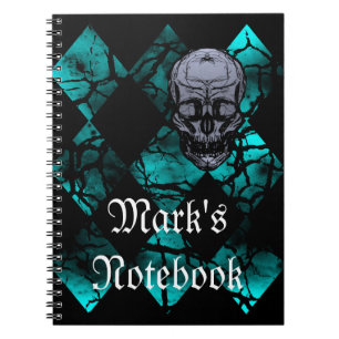 Crâne et carnet gothiques impressionnants de moti