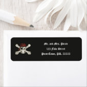 Crâne pirate - Étiquettes d'Halloween (En situation)