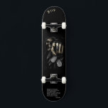 Crâne "votre tour" Skateboard avec devis personnal<br><div class="desc">Faites de ce skateboard votre propre en ajoutant votre texte. Pour accéder aux outils de montage avancés, allez à "Personnaliser ce modèle" et cliquez sur "Détails", faites défiler et appuyez sur le lien "cliquer pour customiser plus loin". Idéal pour toutes les occasions comme l'anniversaire ou Graduation, pour les skateurs de...</div>