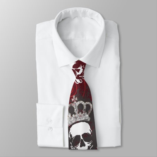 Crânes et cravate d'os (Attaché)