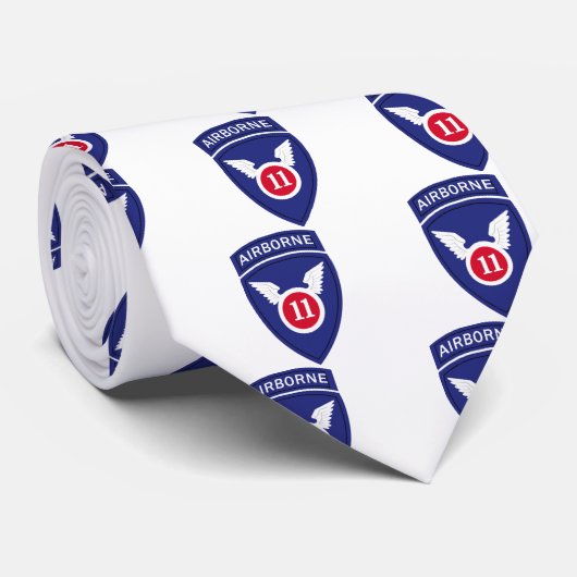 Cravate 11e division aéroportée (Roulé)