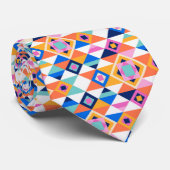 Cravate A colorful necktie with a vibrant geometric  (Roulé)