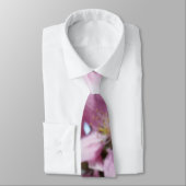 Cravate Abeille de miel d'Angery sur la fleur rose de (Attaché)