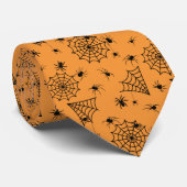 Cravate Araignées d'Halloween et Webs sur Orange (Roulé)