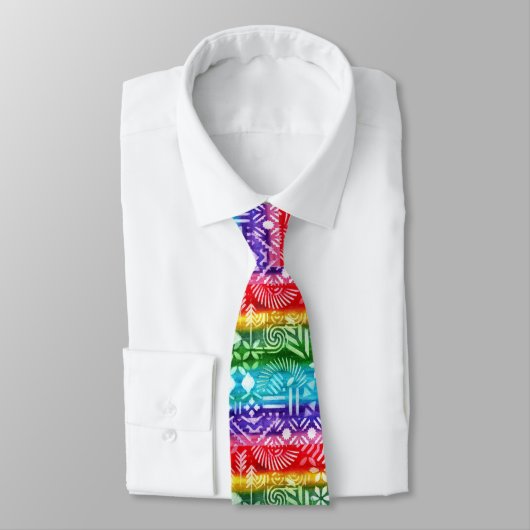 Cravate arc-en-ciel coloré (Attaché)