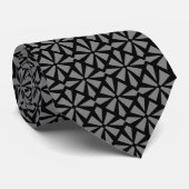 Cravate Art Déco Motif II - Gris sur Noir (Roulé)