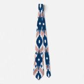 Cravate Artsy moderne Rose or Marine bleu Ikat Geo (Devant)