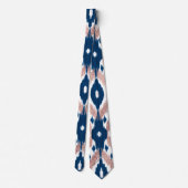 Cravate Artsy moderne Rose or Marine bleu Ikat Geo (Dos)