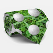 Cravate Balles de golf blanches sur de l'herbe verte (Roulé)