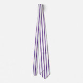 Cravate Bandes minces verticales violettes et blanches (Dos)