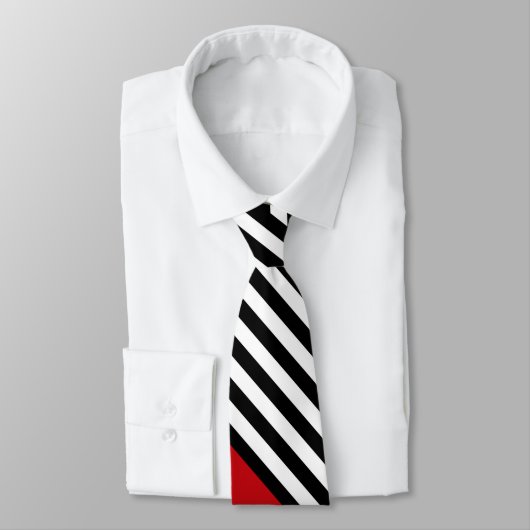 Cravate Bandes noires et blanches avec triangle rouge (Attaché)