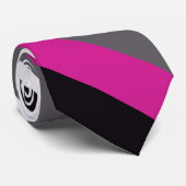 Cravate Bandes rose, noire, blanche et grise (Roulé)