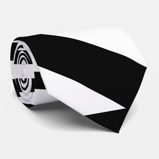Cravate Bandes triangulaires en noir et blanc (Roulé)