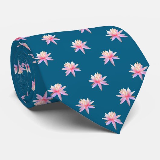 Cravate Beautiful Pink Lily Lotus Flower Pattern on Blue (Roulé)
