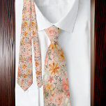 Cravate Belle Pêche Été Aquarelle Florale<br><div class="desc">Le Kipper's Beautiful Peach Summer Floral Watercolor necktie. Crée avec soin contre une toile gris sophistiquée, cette cravate sert de chef-d'oeuvre de style, donnant vie à la délicate harmonie entre la couleur et le design. Les fleurs de pêche, qui fleurissent en douceur, sont recouvertes de fleurs de pêche rose orangé,...</div>