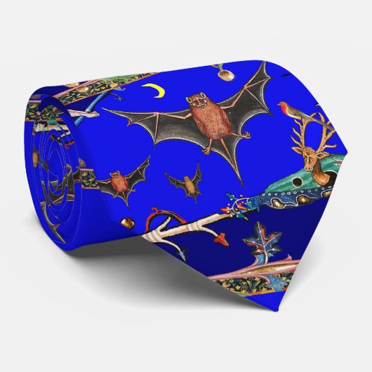 CRAVATE BESTIAIRE MÉDIÉVAL, BATS À VOL, ANIMAUX FORESTIERS (Roulé)