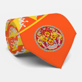 Cravate Bhoutan: Un drapeau et un emblème national (Roulé)