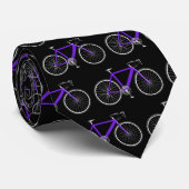 Cravate bicyclette violette sur noir (Roulé)