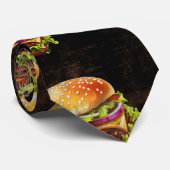 Cravate Bière Hamburger sur fond sombre (Roulé)