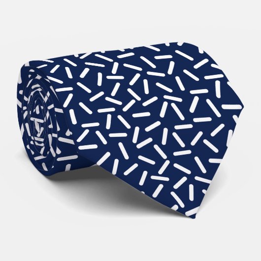 Cravate Blanc moderne & bleu marine (Roulé)