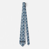 Cravate Bleu Blanc Rétro Ikat Motif 4 Initiales Monogramme (Devant)