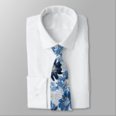 Cravate Bleu clair, fleurs bleu foncé sur gris clair (Attaché)