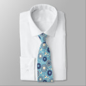 Cravate Bleu moderne rétro et Fleurs de Crème (Attaché)