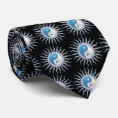 Cravate Blue Starburst Yin Yang (Roulé)