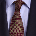 Cravate Bourgogne & Gold Polkadot Médicale Cross Docteurs<br><div class="desc">Ce motif de polkadot de conception classique est doté d'un symbole traditionnel de croix médicales qui crée un design conservateur, un cadeau qui sera porté régulièrement par les médecins, les médecins, les adjoints aux médecins, les infirmières praticiennes ou les TEM, surtout lorsqu'il est assorti à des chaussettes présentant le même...</div>