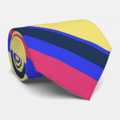 Cravate Brayures rose, jaune et bleue (Roulé)