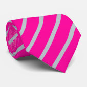 Cravate Bright Neon rose et argenté rayures diagonales (Roulé)