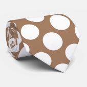 Cravate Brun de Tan avec le pois blanc rétro (Roulé)