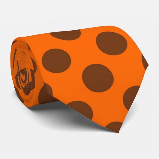 Cravate brune orange de motif de point de polka (Roulé)