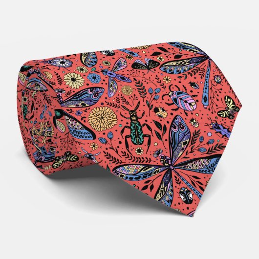 Cravate Bugs de Doodle sur corail rouge (Roulé)