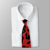 Cravate Camo rouge foncé en noir et rouge profond (Attaché)
