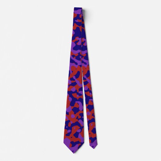 Cravate Camouflage rouge foncé en bleu profond et violet (Devant)