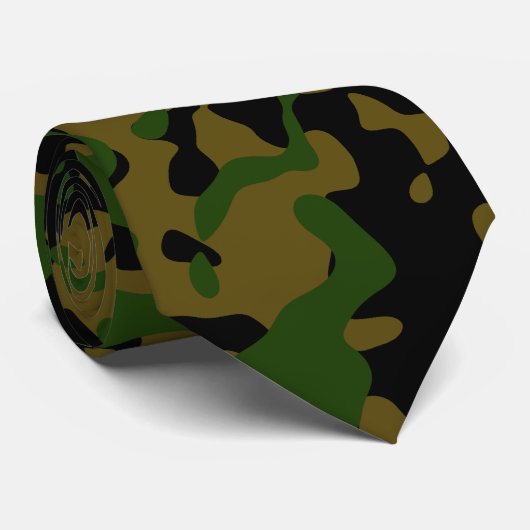 Cravate Camouflage vert en olive et noir (Roulé)