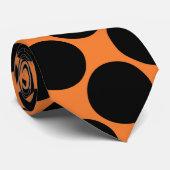 Cravate Candy Orange arrière - plan avec pois noirs 2. (Roulé)