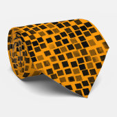 Cravate Carré v2- Noir sur orange (Roulé)