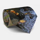 Cravate Cascade automnale et Creek Pennsylvania Nature (Roulé)