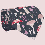 Cravate Champignons des Toadstool de champignons<br><div class="desc">Champignons,  tabourets et champignons sur un arrière - plan sombre. Parfait pour l'automne ou l'automne,  ou à tout moment. Art original de Nic Squirrell.</div>